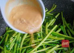 蒜蓉腐乳空心菜的做法图解6