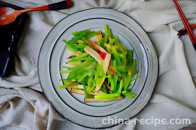 The method of smoking and stir frying celery