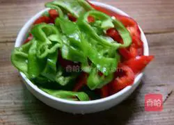 双椒炒肥肠的做法图解4