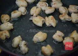 双椒炒肥肠的做法图解5
