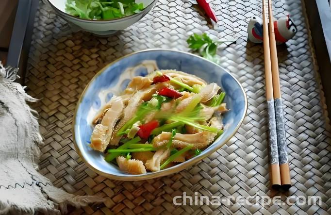 The method of frying beef tripe with coriander