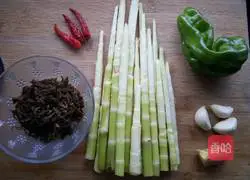 竹笋梅菜的做法图解2