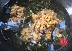 鱼籽酸菜汤的做法图解8