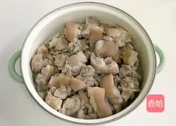 红糟焖猪蹄的做法图解3