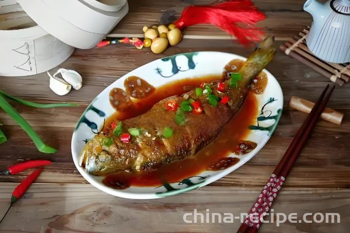 The method of cooking yellow croaker at home
