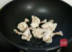 黄豆焖鸡锤的做法图解6