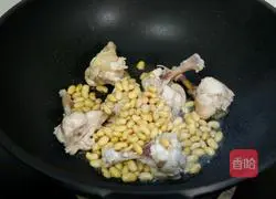 黄豆焖鸡锤的做法图解7