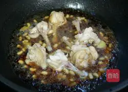 黄豆焖鸡锤的做法图解8