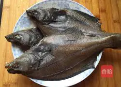 红烧蝶鱼的做法图解1