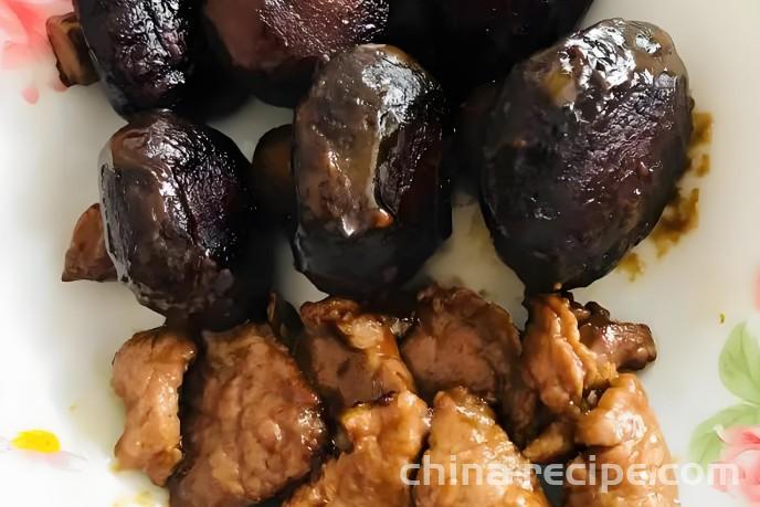 The method of making sliced meat with oyster sauce and shiitake mushrooms