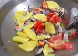 菠萝炒鸭胗的做法图解5