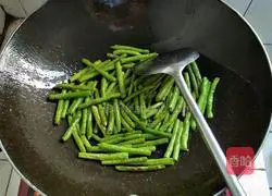 肉末炒长豆角的做法图解6