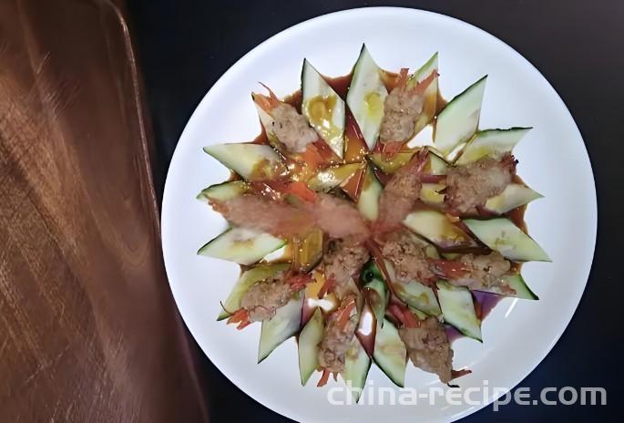 The method of making shredded radish meat rolls