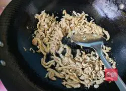 双椒炒鸡丝的做法图解9