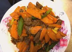 牛肉炒胡萝卜（芹菜、洋葱）的做法图解6