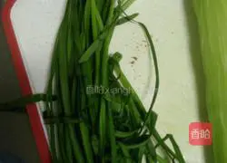 莴笋韭菜的做法图解2