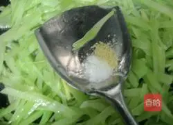 莴笋韭菜的做法图解6