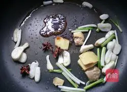 香菇烧鸡块的做法图解11
