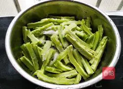 干煸苦瓜的做法图解3