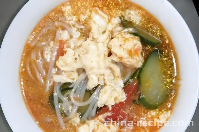 Recipe for Tomato, Cucumber, and Egg Noodles