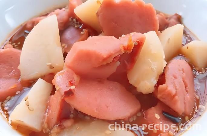 The recipe for stewed sausage with potatoes