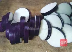 蒜泥茄盒的做法图解2