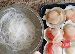 蒜蓉粉丝扇贝的做法图解1