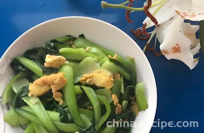 The method of stir frying eggs with rapeseed