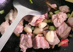 海参蒸排骨的做法图解3