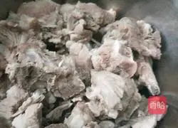 红烧排骨卤鸡蛋的做法图解2