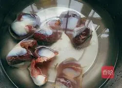 双椒炒鸭胗的做法图解2
