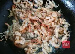 油炸小河虾的做法图解4