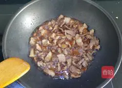 五花肉炖豆角的做法图解4