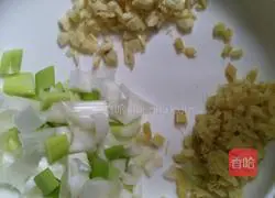 红烧虎皮青椒的做法图解1