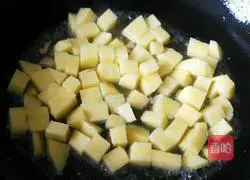 土豆鸡丁的做法图解7