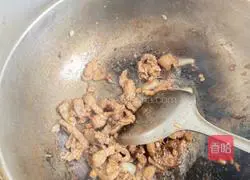 家常辣椒炒肉的做法图解2