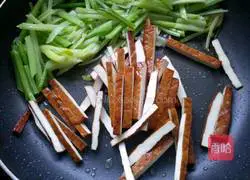 香干芹菜的做法图解6