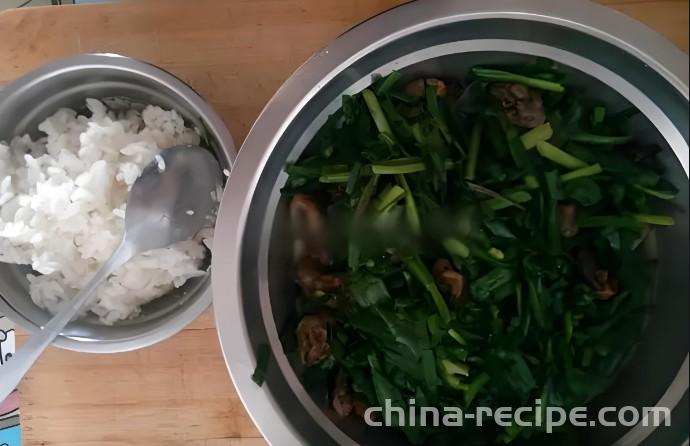 The method of stir frying dried oysters with chives