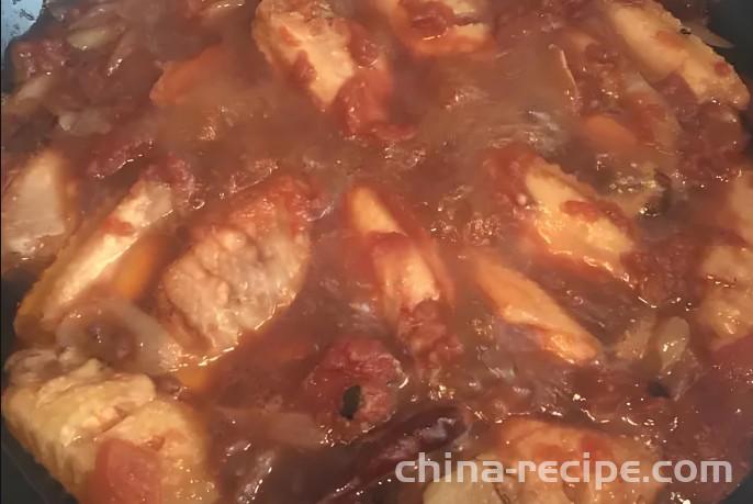 The recipe for making chicken wings with tomato sauce