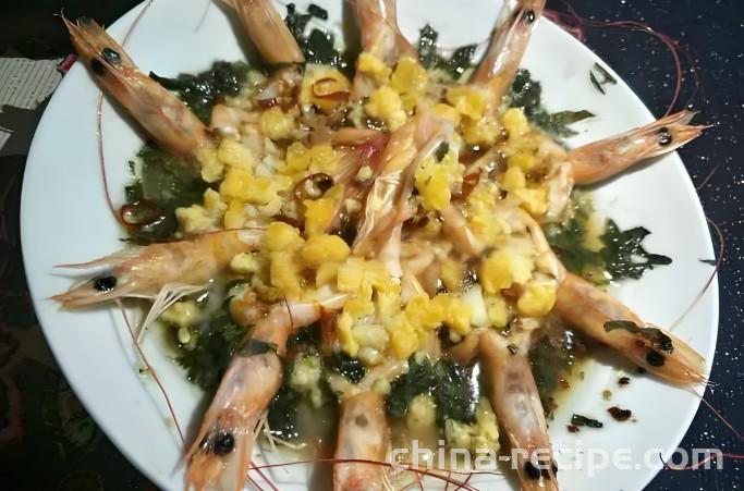 Preparation of Perilla Salted Egg Yellow Shrimp