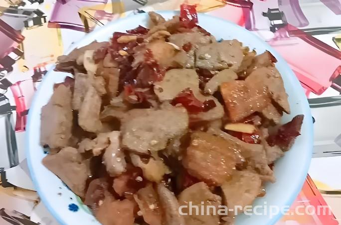 The method of stir frying pork liver with pork belly