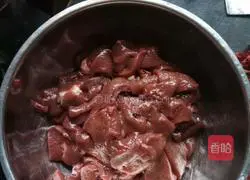 五花肉炒猪肝的做法图解3