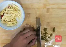 泡椒猪肝的做法图解1
