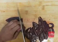 泡椒猪肝的做法图解2