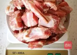 孜然蒜香排骨的做法图解1