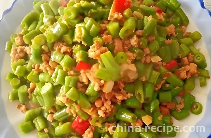 The method of cooking minced pork and diced tofu