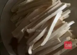 青椒炒豆腐干的做法图解1