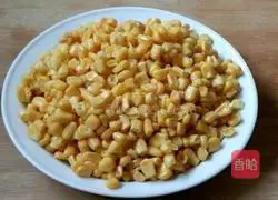 松子玉米的做法图解1