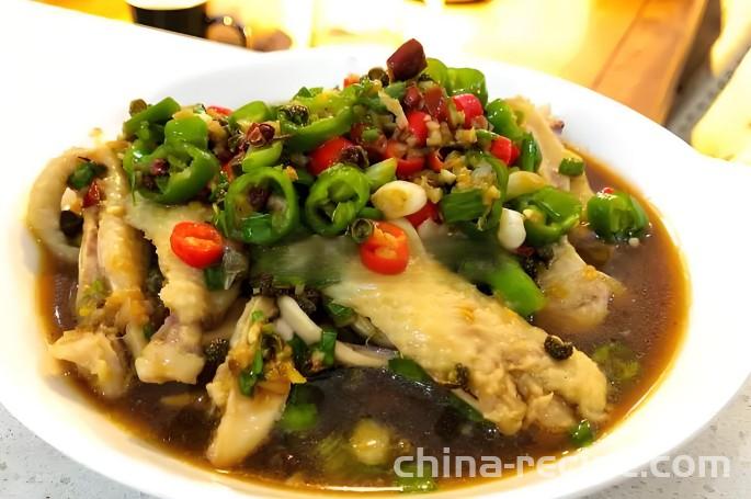 The recipe for making Tengjiao Koushui chicken wings