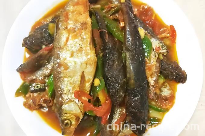 The recipe for sour and spicy small river fish fry